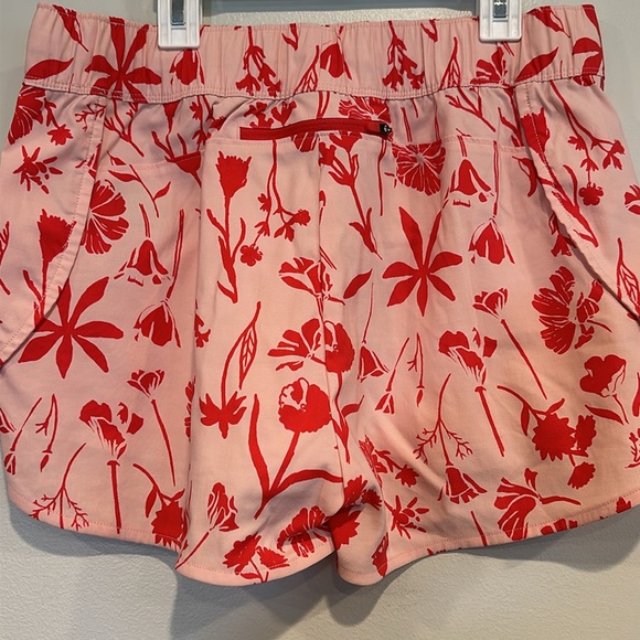 The North Face Women's Class V Mini Short in Pink Red Floral Print Medium - Picture 3 of 7